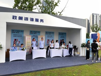 房協(xié)官微牽線，展會現(xiàn)場政策咨詢服務展位為市民解疑答惑